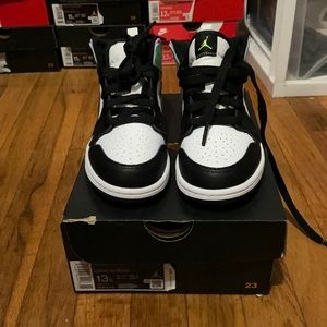 jordan 1 mid shoes brand new